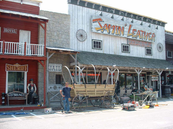 RETAIL CENTER STORE SHOWCASE ISLAND